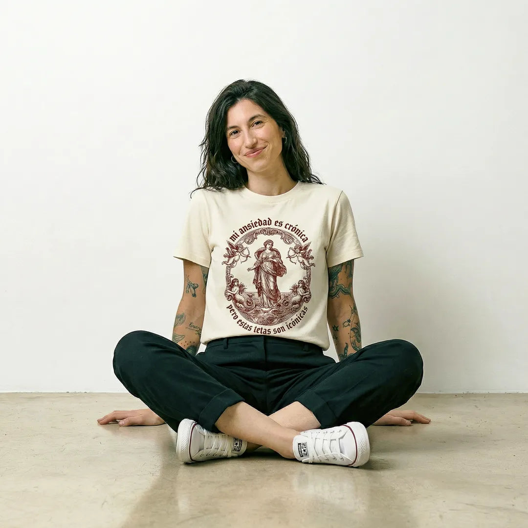 Camiseta Basica Mi Ansiedad Es Crónica Feminina Off-White