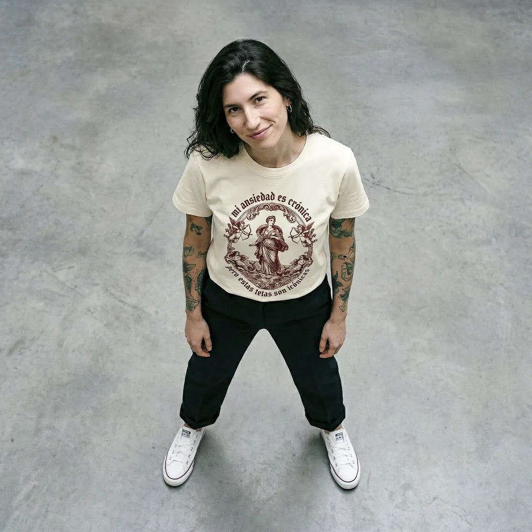 Camiseta Basica Mi Ansiedad Es Crónica Feminina Off-White