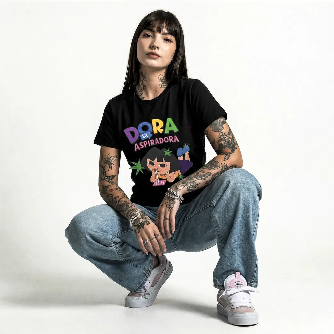 Camiseta Basica Dora la Aspiradora Feminina Preto 01