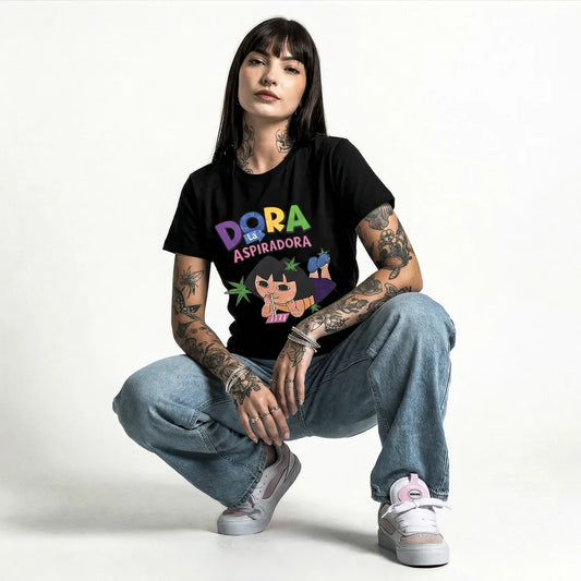 Camiseta Basica Dora la Aspiradora Feminina Preto 01