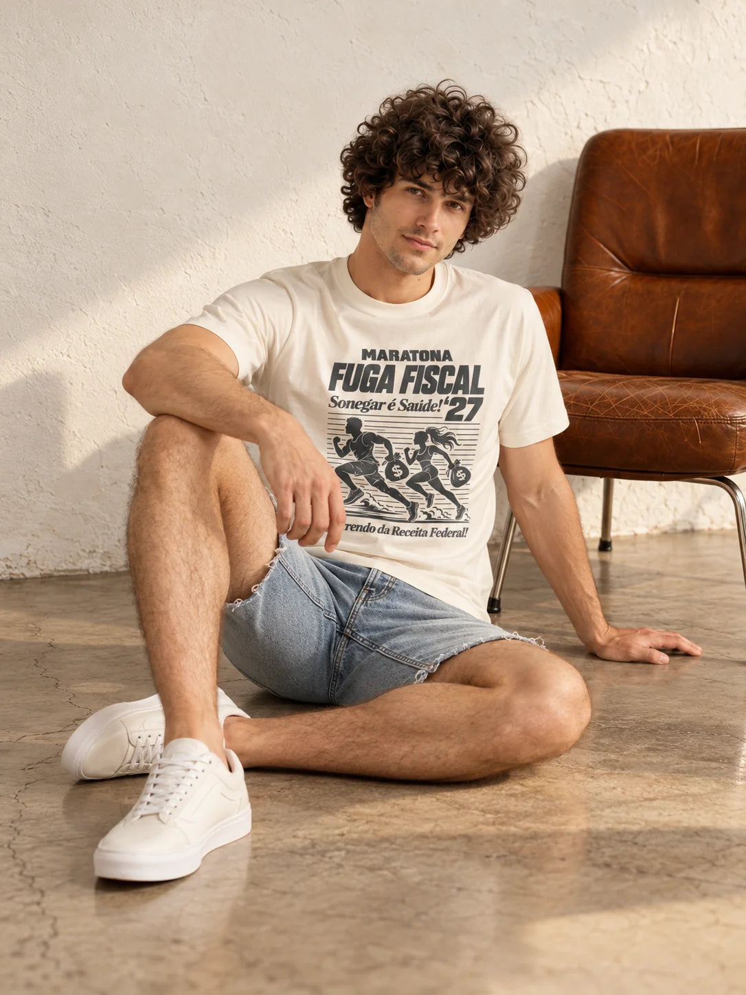 Camiseta Básica Maratona Fuga Fiscal Masculina Off-White