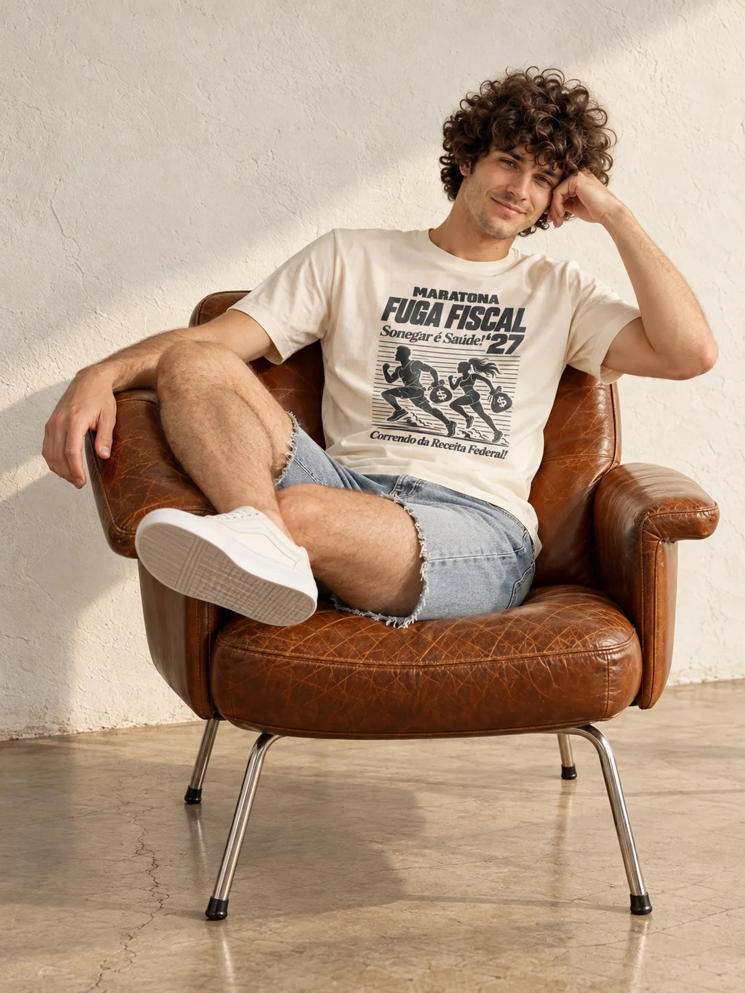 Camiseta Básica Maratona Fuga Fiscal Masculina Off-White