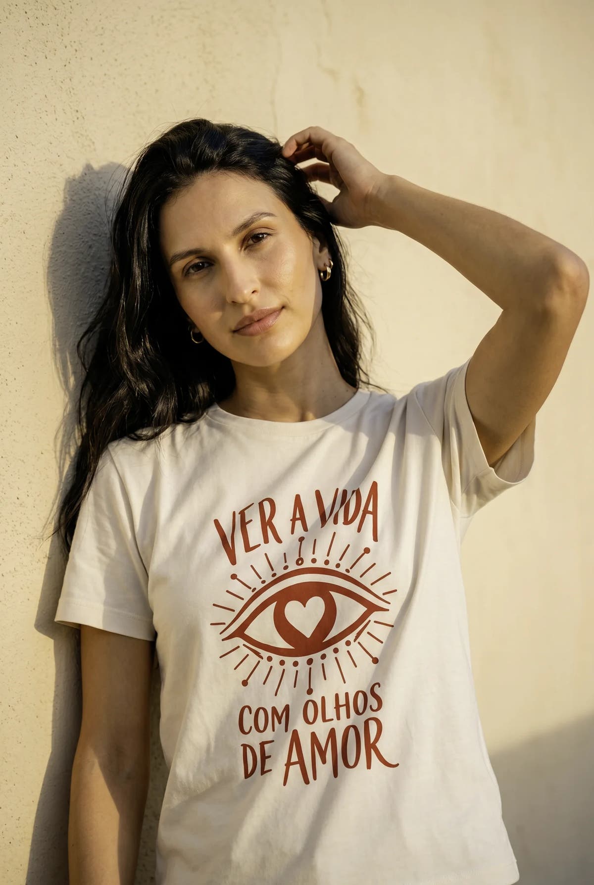 Camiseta Básica Ver a Vida Com Olhos de Amor - Feminina