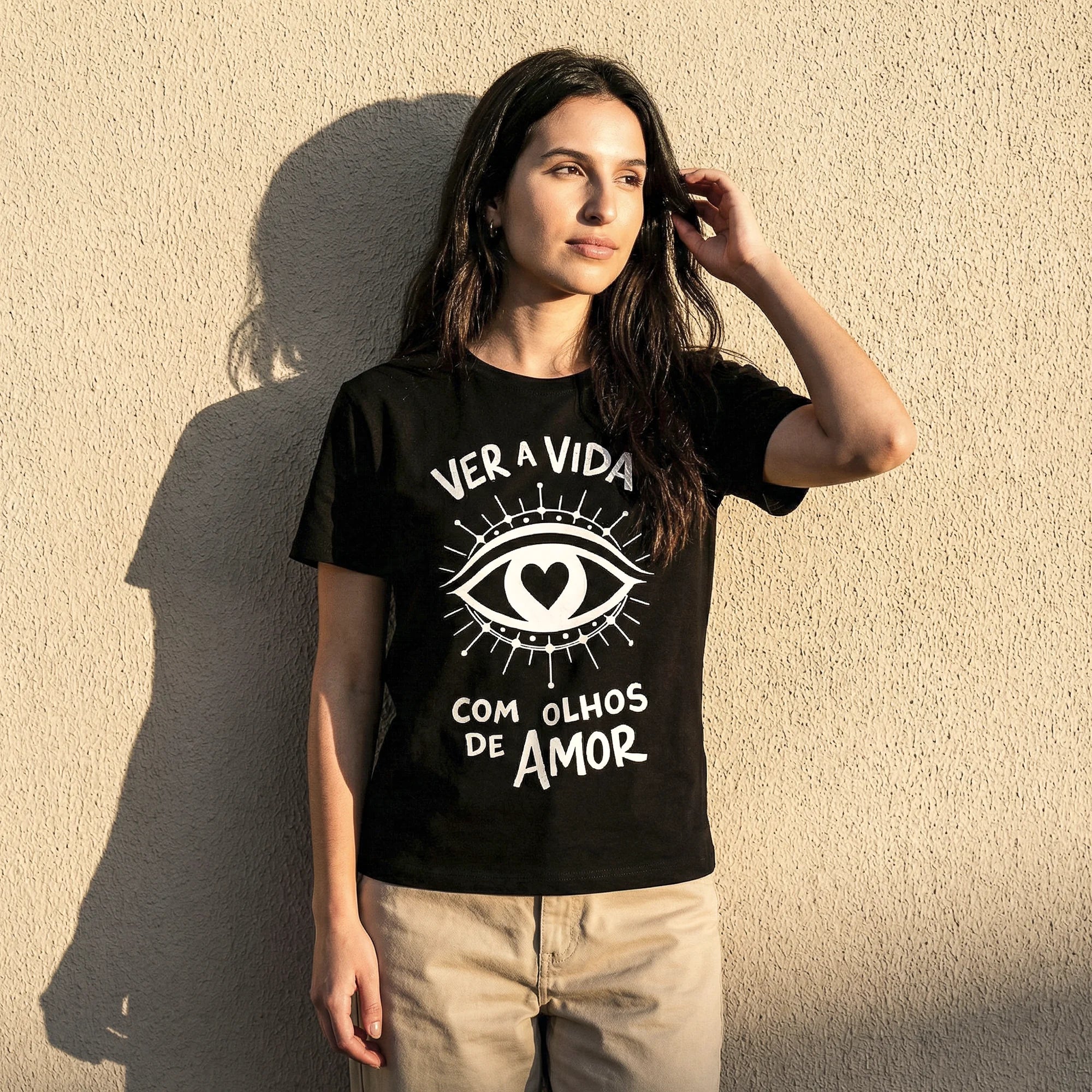 Camiseta Basica OLHOS-AMOR Feminina Preto