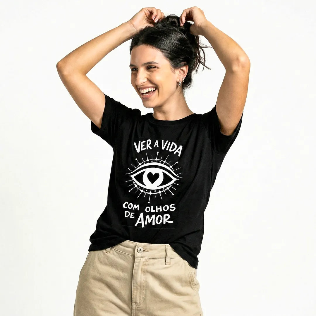 Camiseta Basica Ver a Vida Com Olhos de Amor Feminina Preto