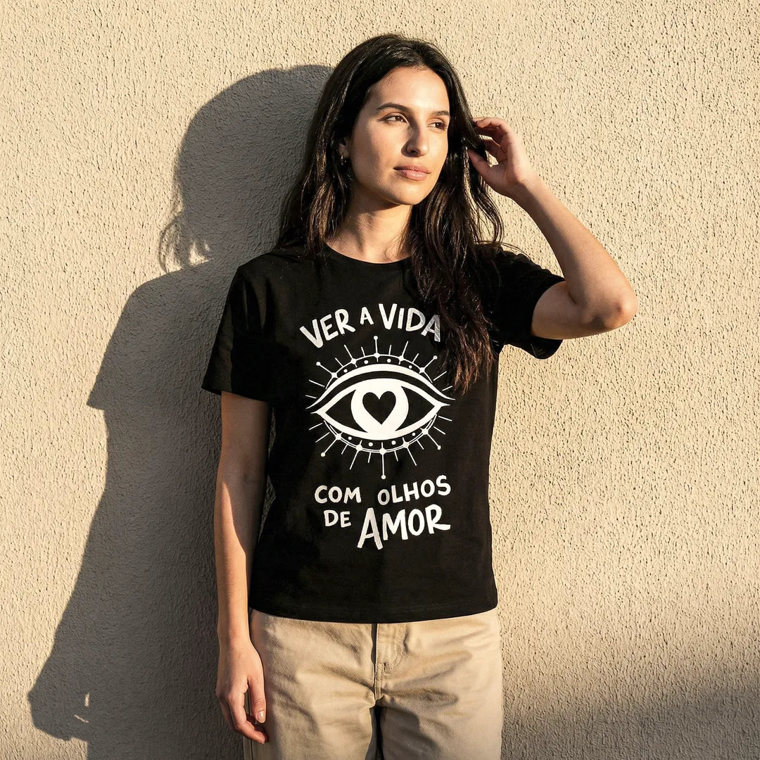 Camiseta Basica Ver a Vida Com Olhos de Amor Feminina Preto