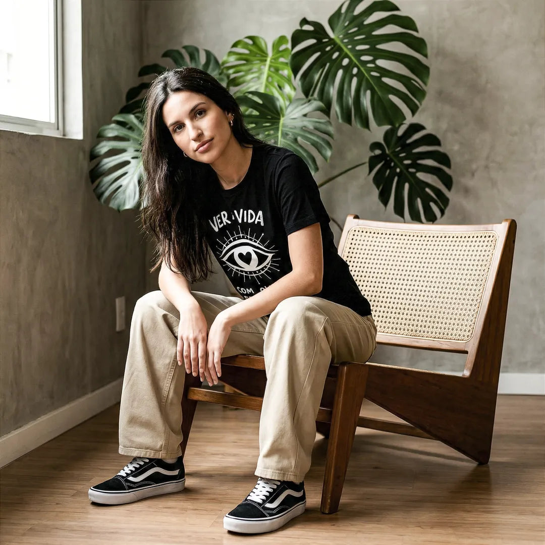 Camiseta Basica Ver a Vida Com Olhos de Amor Feminina Preto