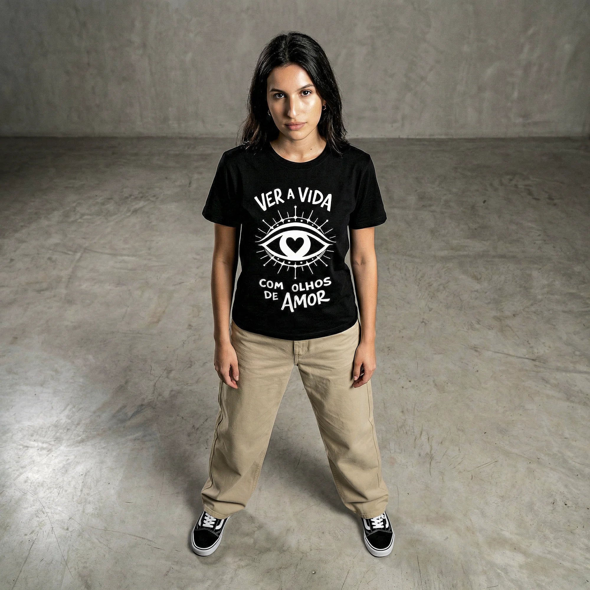 Camiseta Basica OLHOS-AMOR Feminina Preto