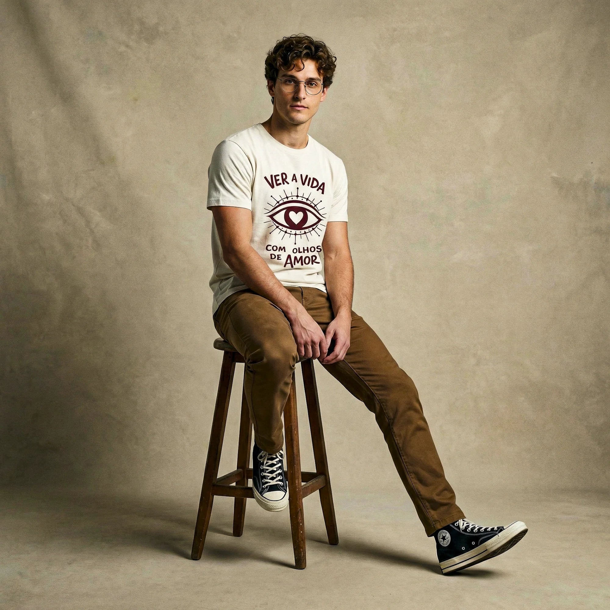 Camiseta Basica OLHOS-AMOR Masculina Off-White