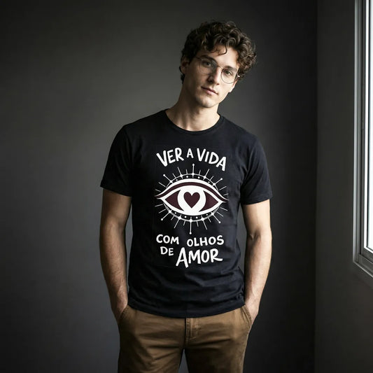 Camiseta Basica Ver a Vida Com Olhos de Amor Masculina Preto