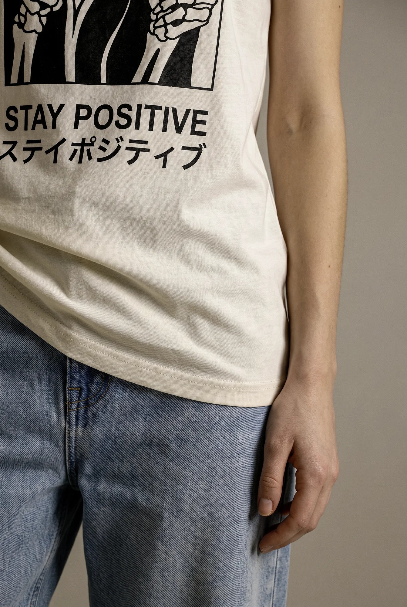 Camiseta Básica Stay Positive - Feminina
