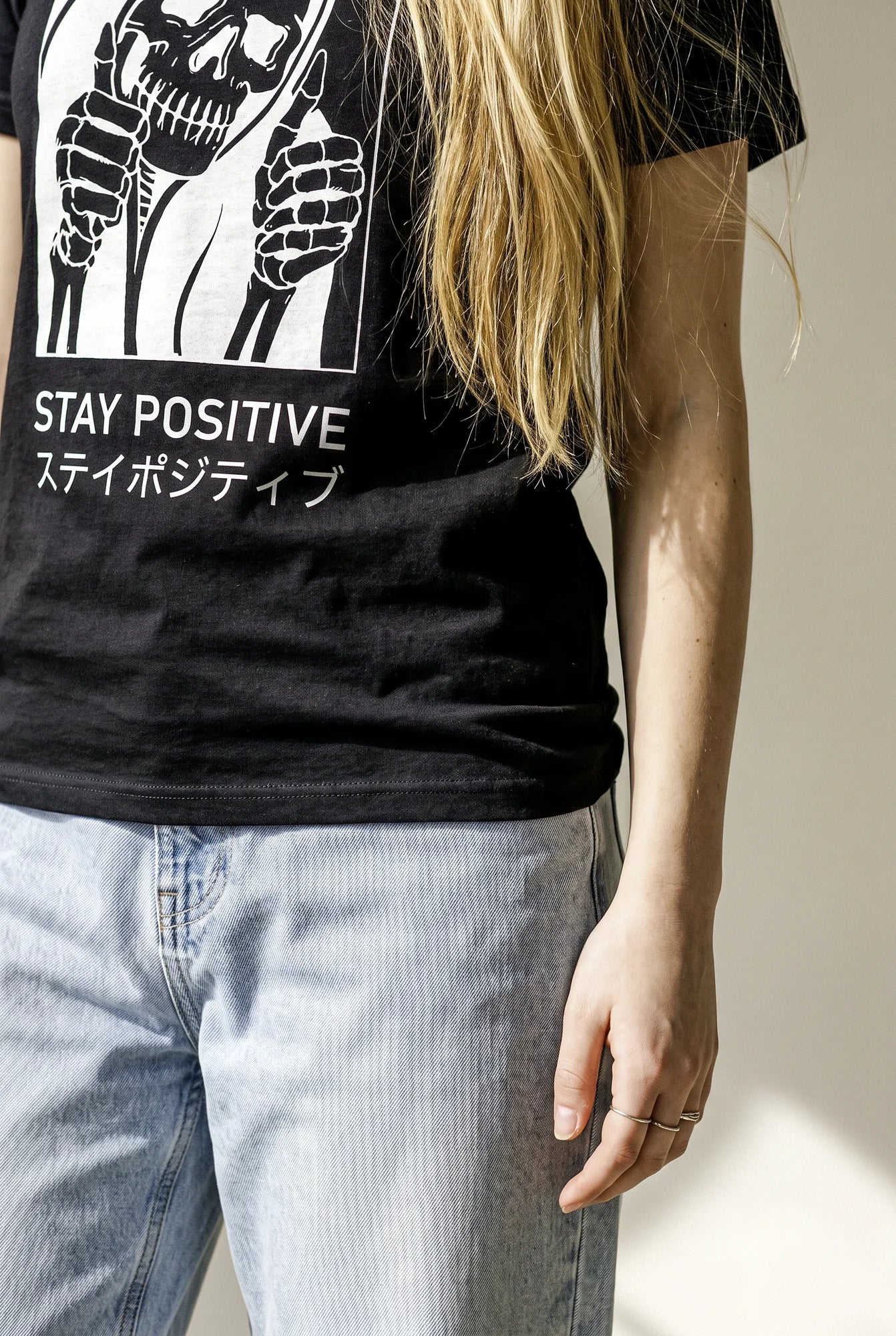 Camiseta Básica Stay Positive - Feminina