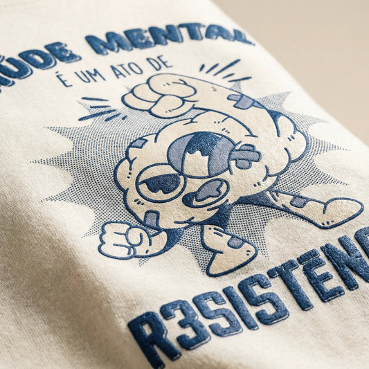 Camiseta Básica Saúde Mental é um Ato Revolucionário Feminina Off-White