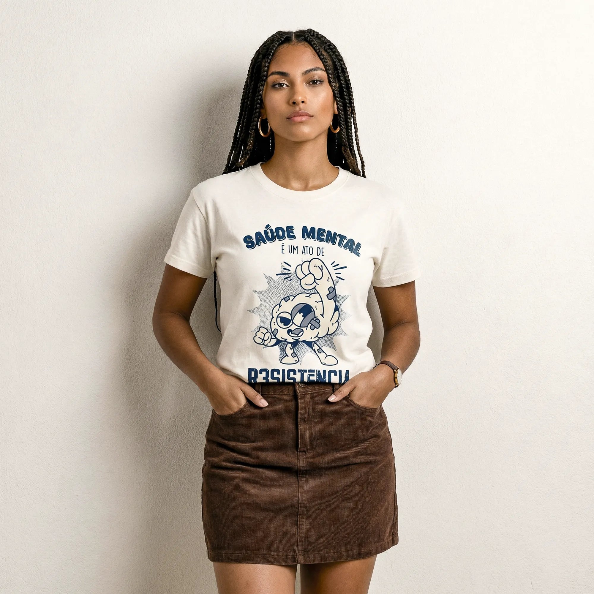 Camiseta Básica Saúde Mental é um Ato Revolucionário Feminina Off-White