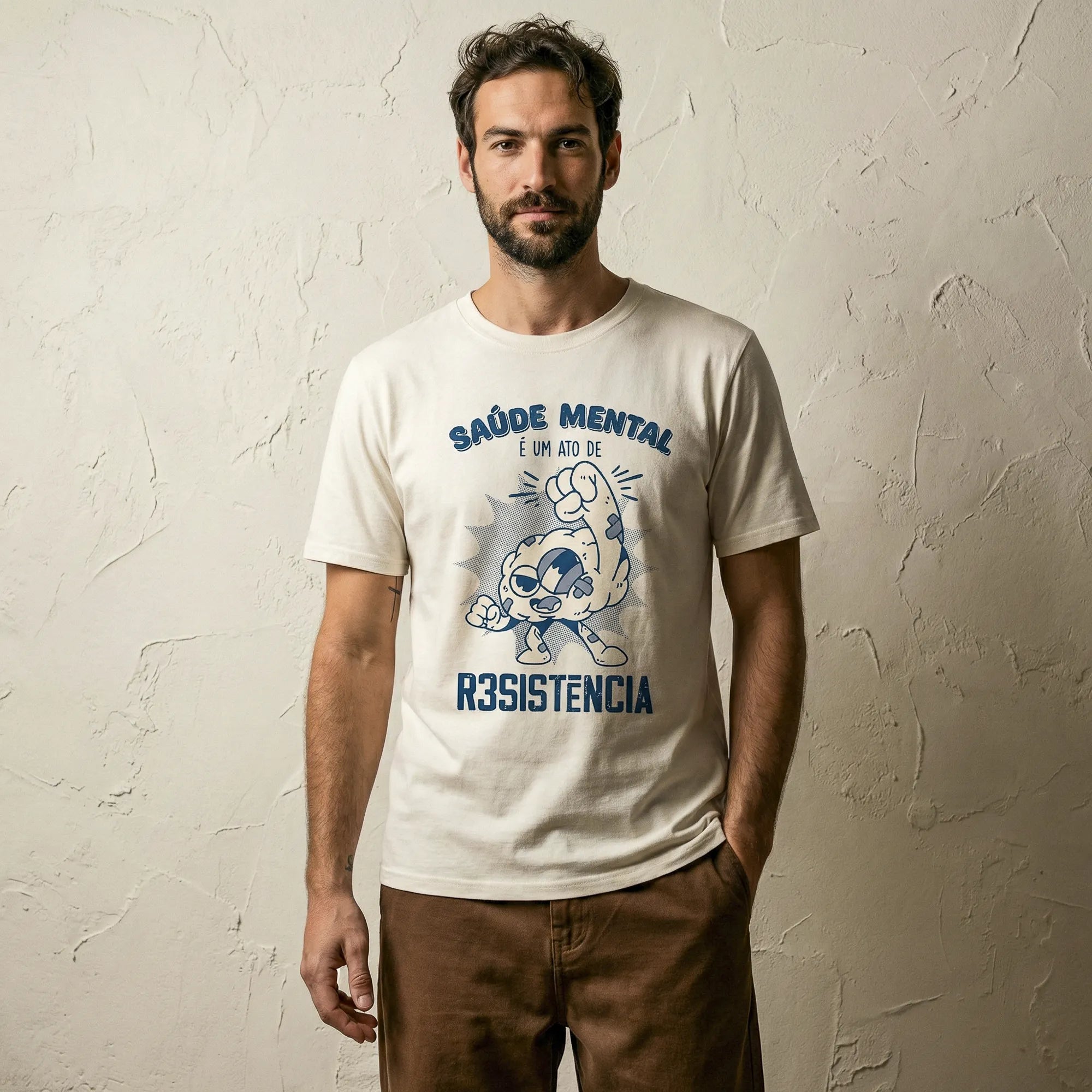 Camiseta Básica Saúde Mental é um Ato Revolucionário Masculina Off-White