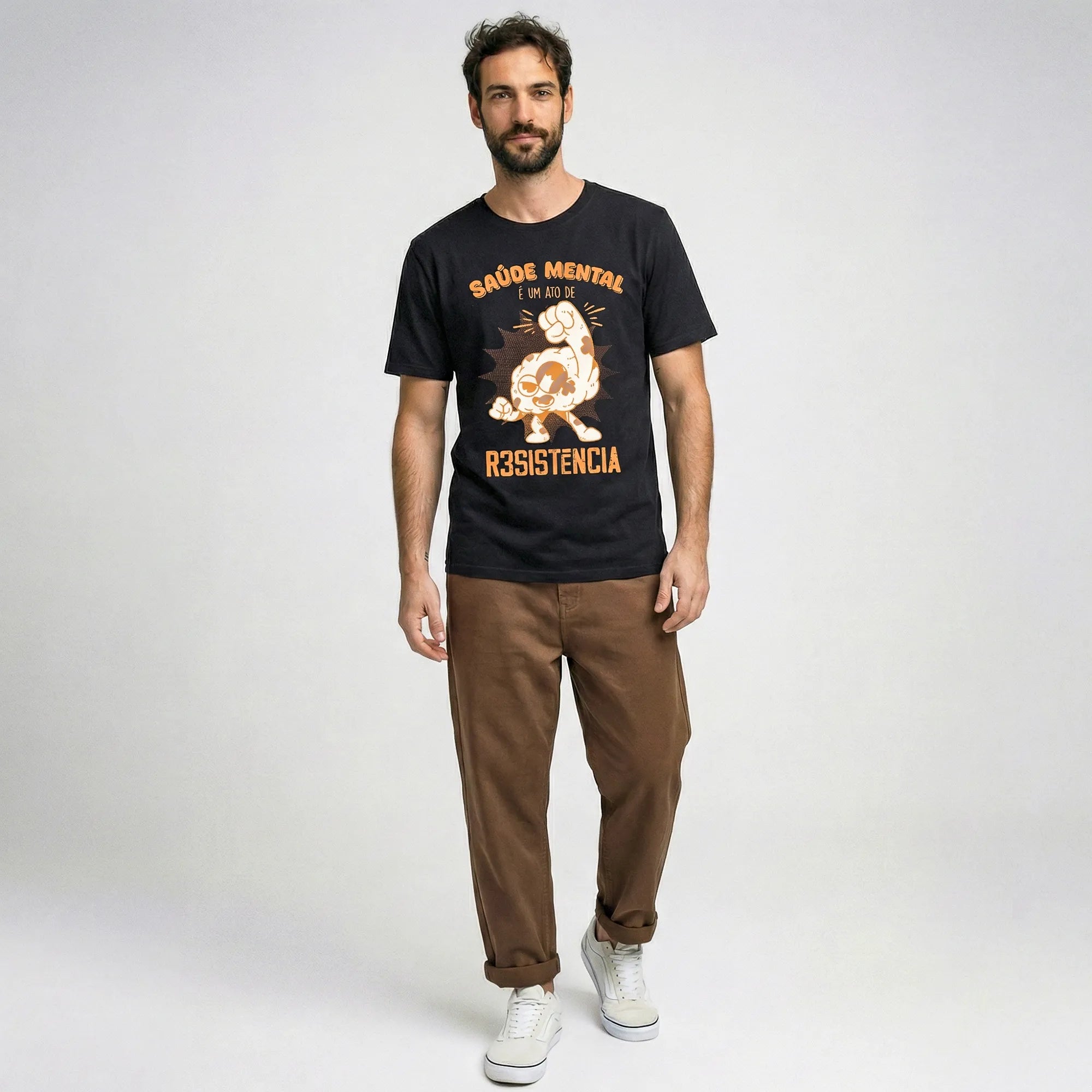 Camiseta Básica Saúde Mental é um Ato Revolucionário Masculina Preto