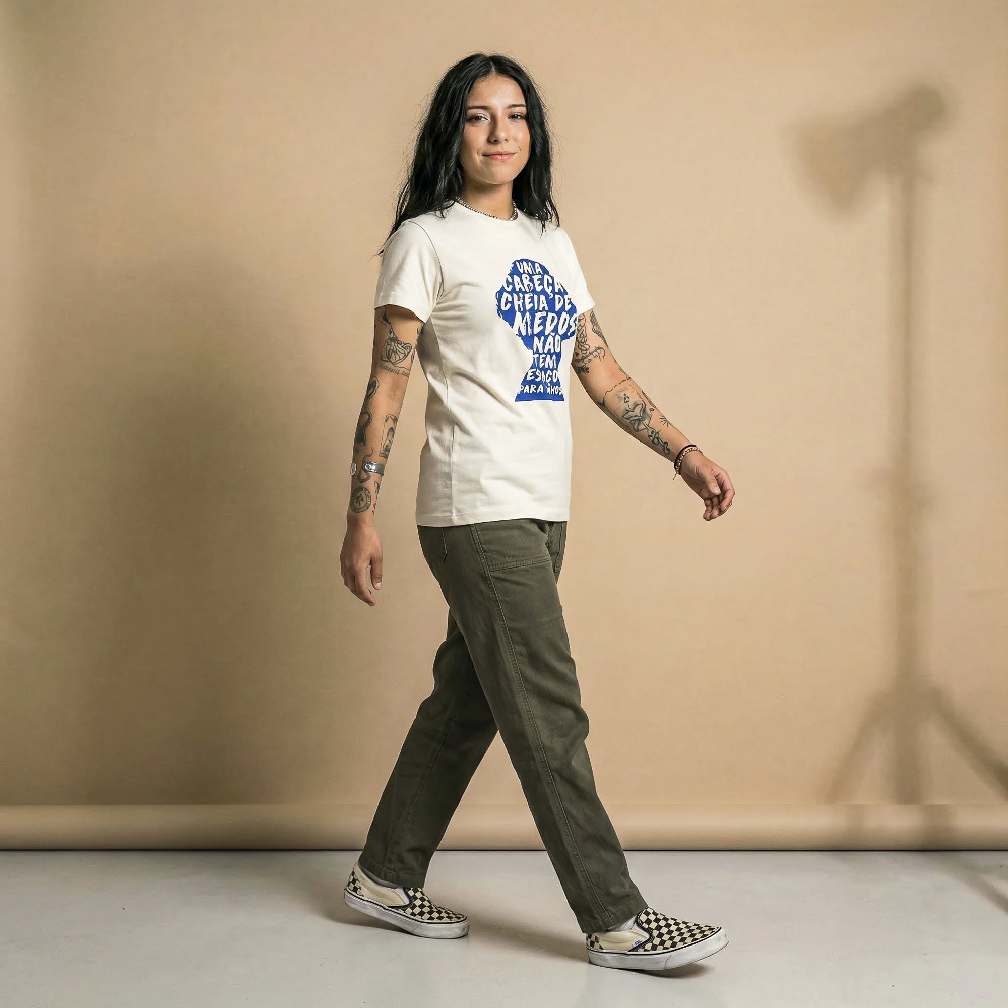 Camiseta Basica cabecamedos Feminina Off-White