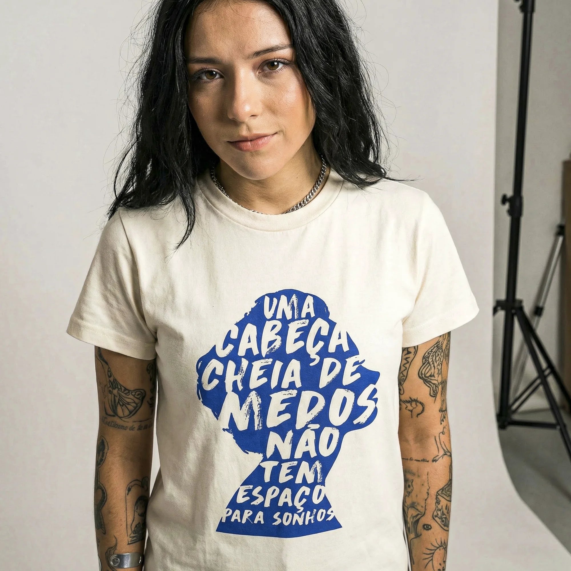 Camiseta Basica cabecamedos Feminina Off-White