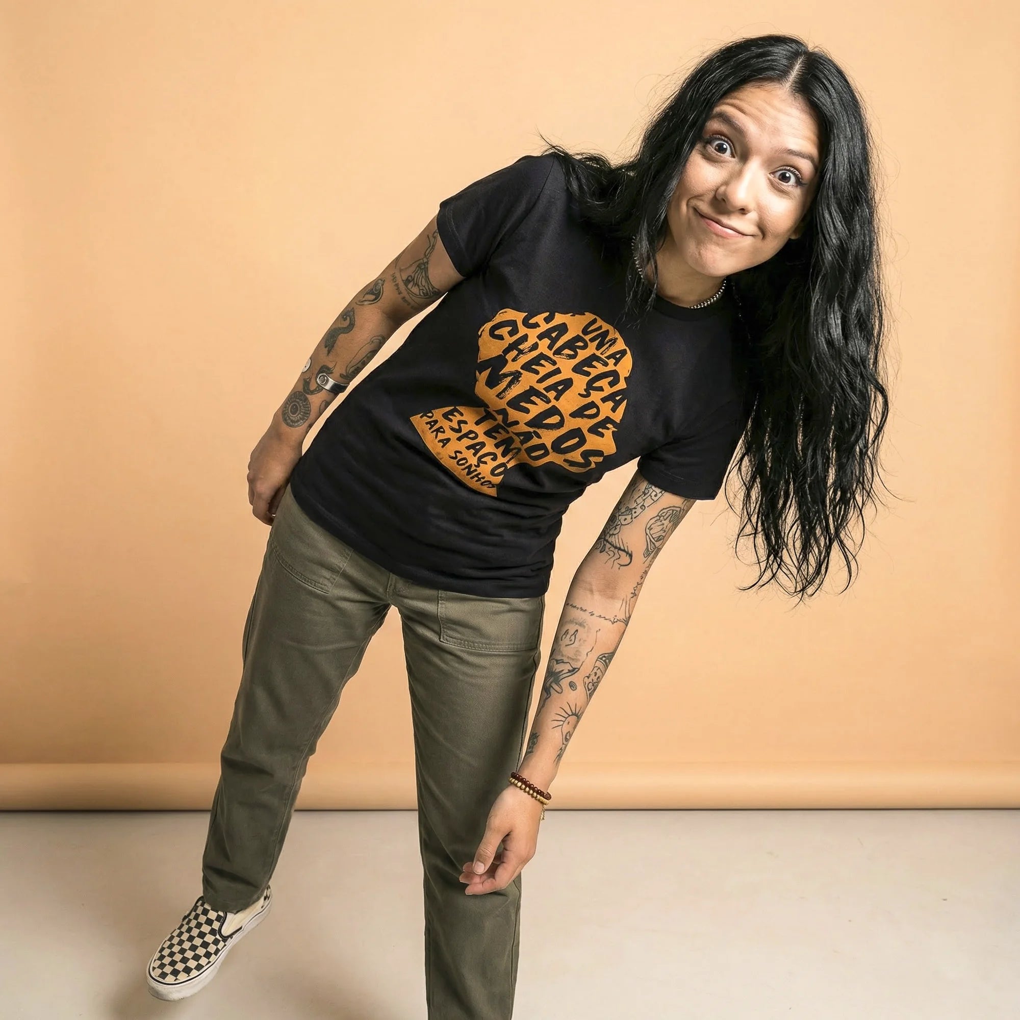 Camiseta Basica cabecamedos Feminina Preto