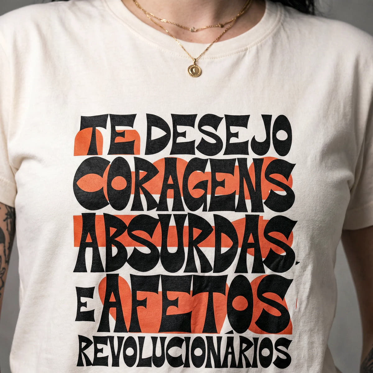 Camiseta Basica coragens Feminina Off-White