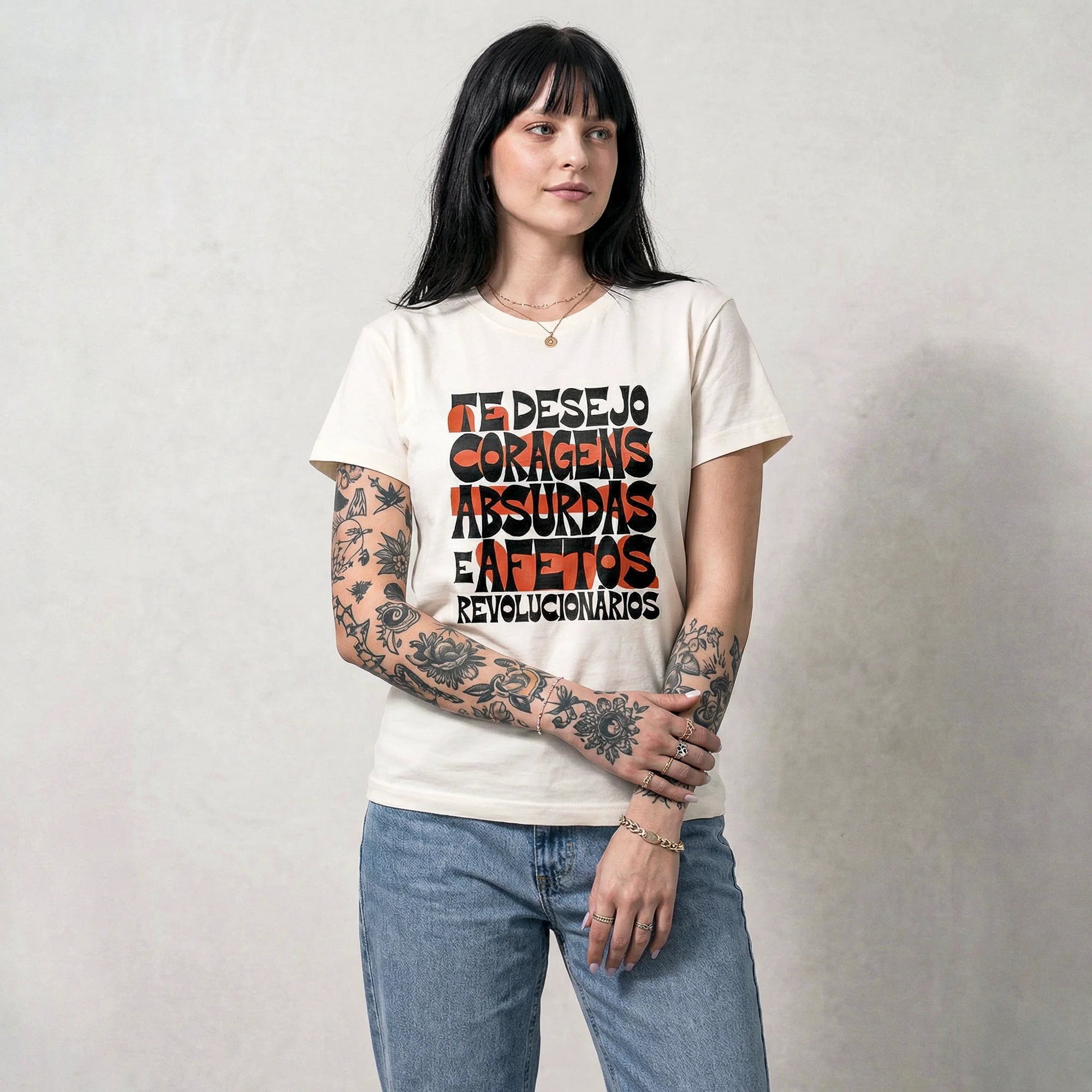 Camiseta Basica coragens Feminina Off-White