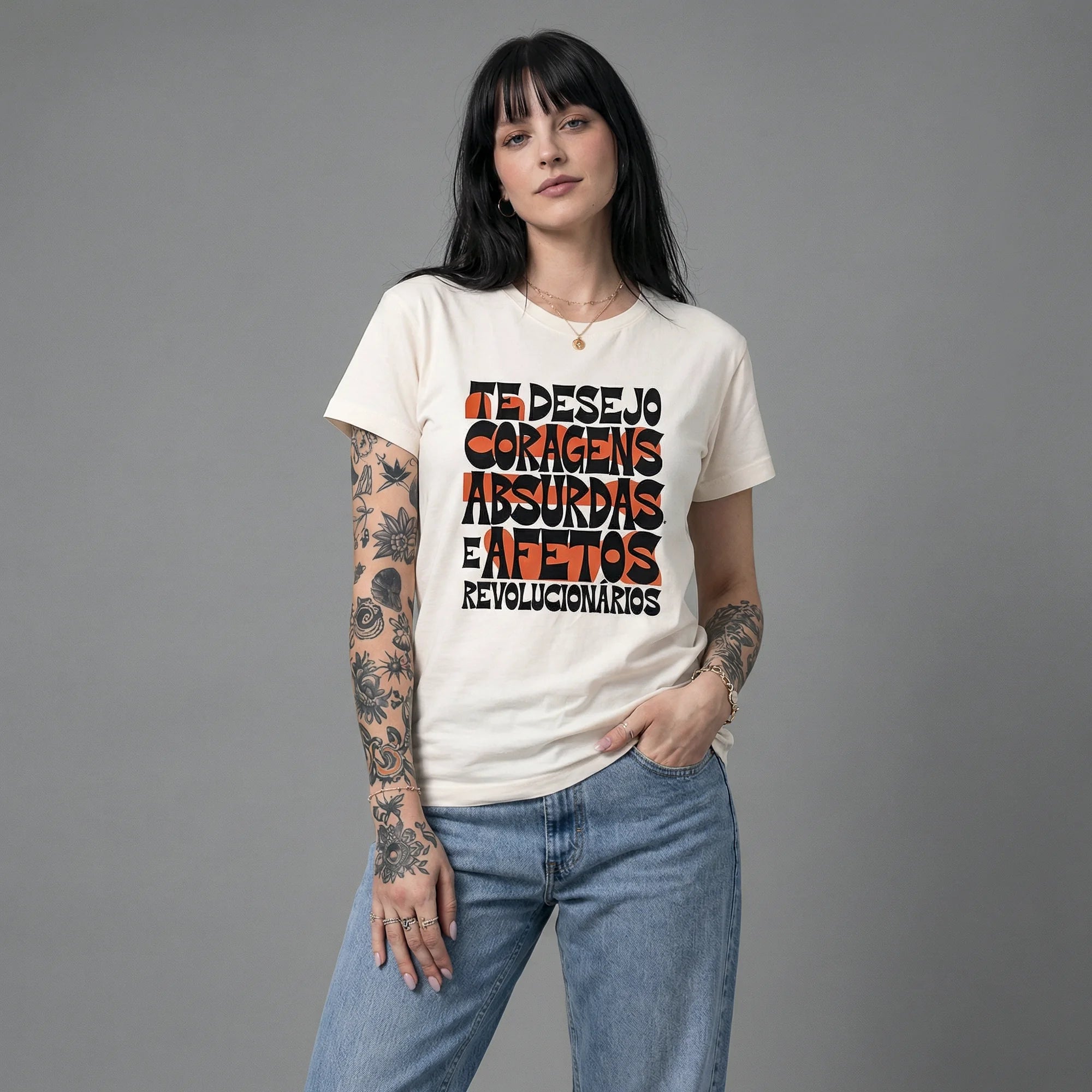 Camiseta Basica coragens Feminina Off-White