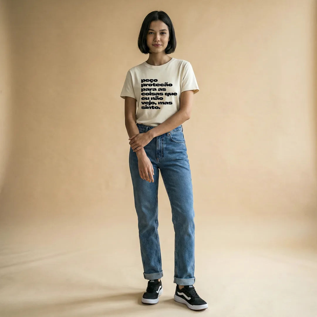 Camiseta Básica Peço Proteção Feminina Off-White