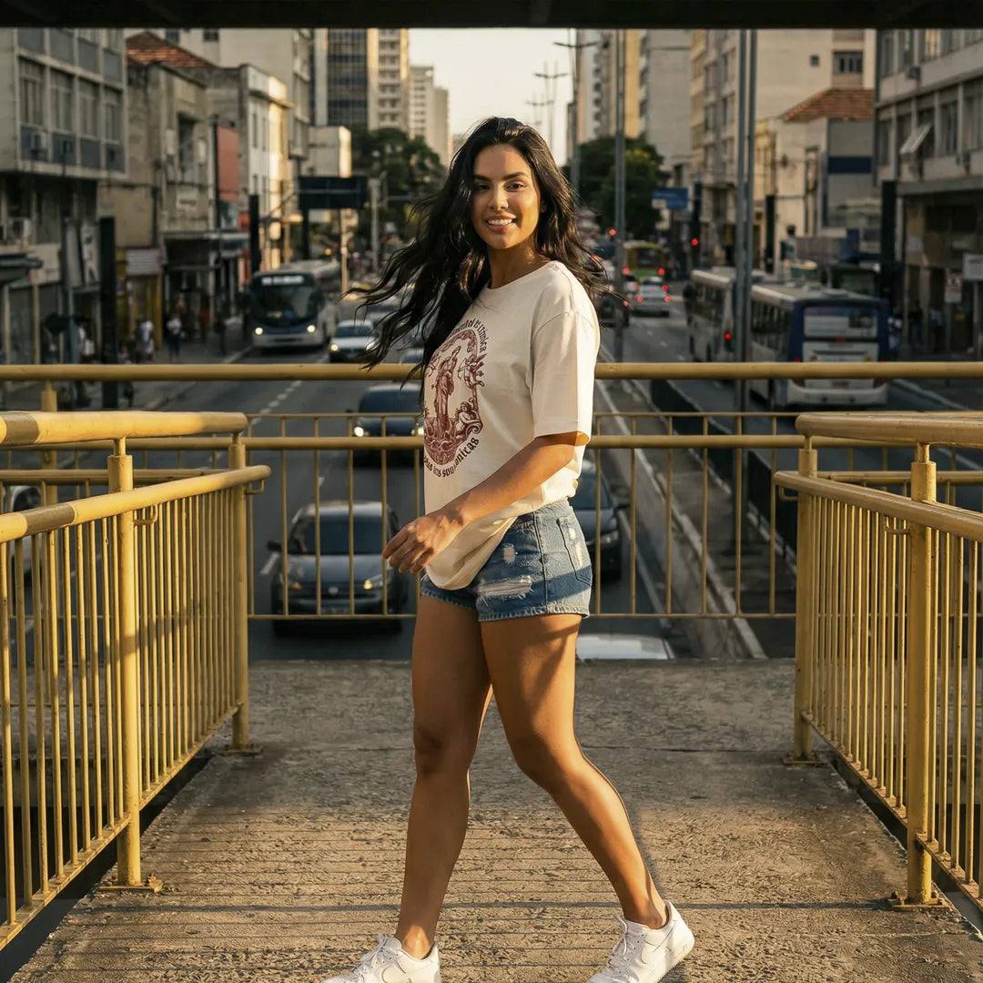 Camiseta Oversized Mi Ansiedad Es Crónica Feminina Off-White