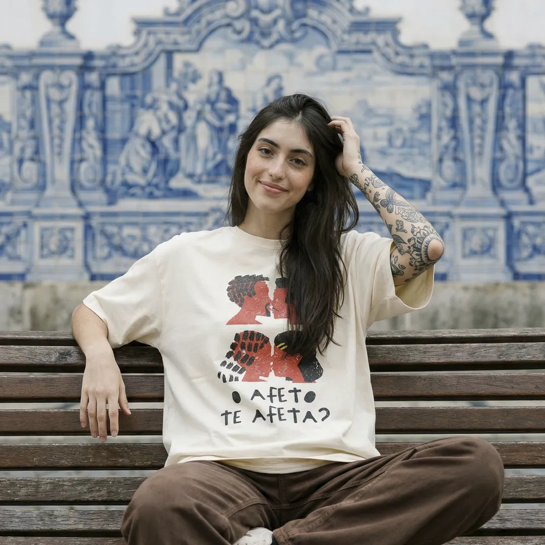 Camiseta Oversized O Afeto Te Afeta? Feminina Off-White