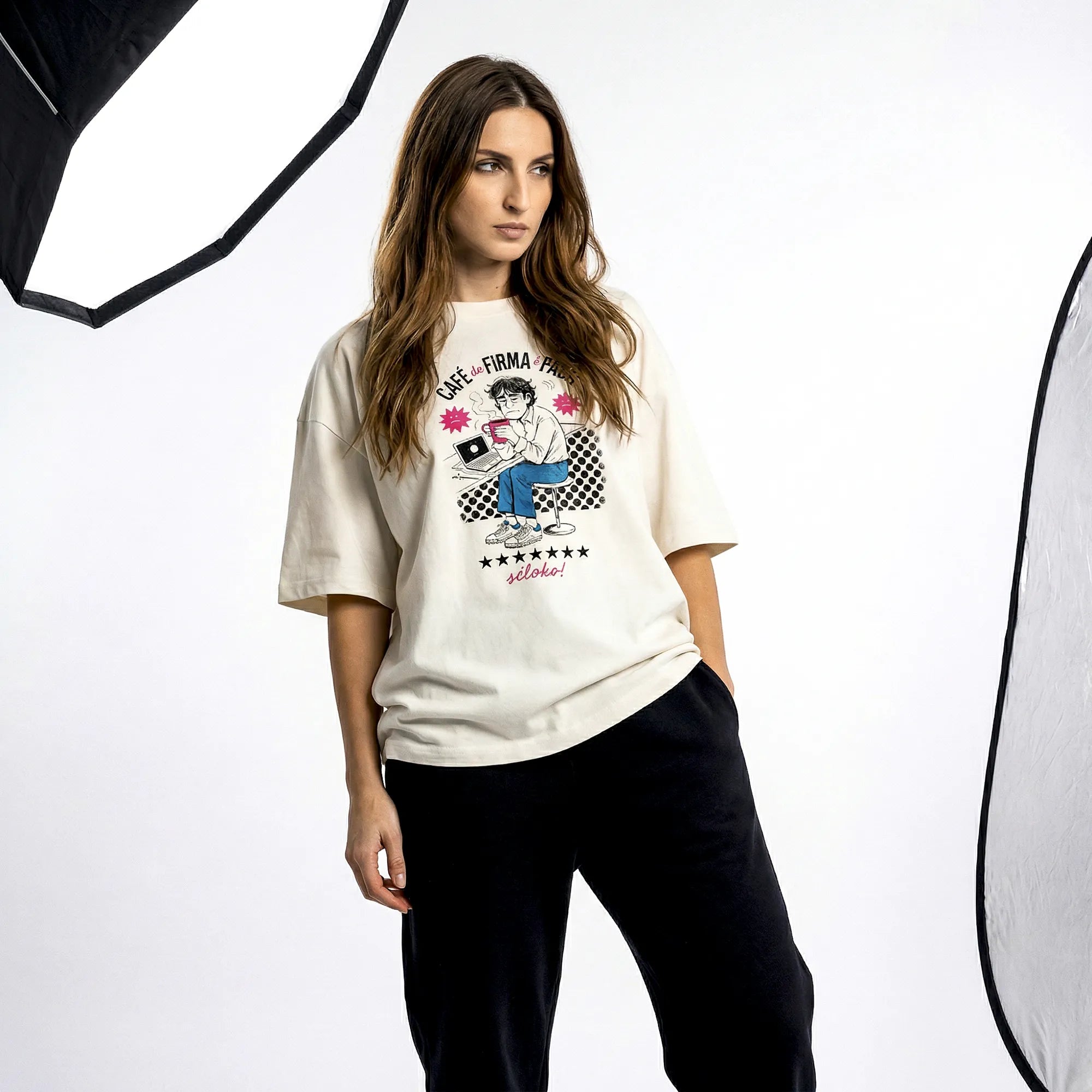 Camiseta Oversized Café na Firma é Paia Feminina Off-White