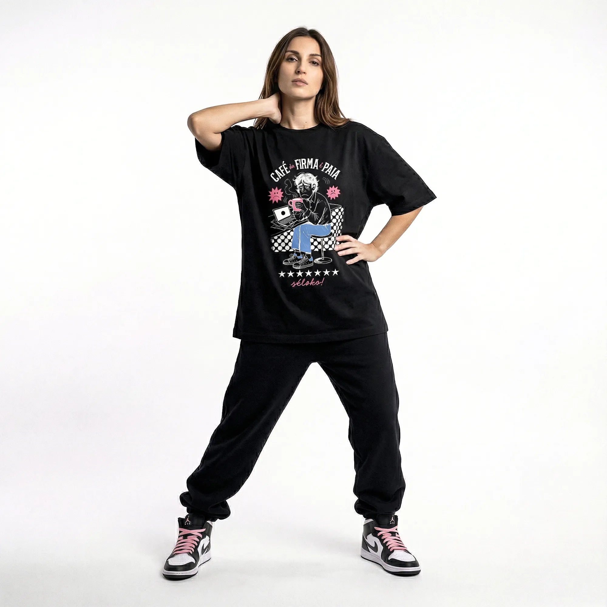 Camiseta Oversized Café na Firma é Paia Feminina Preto