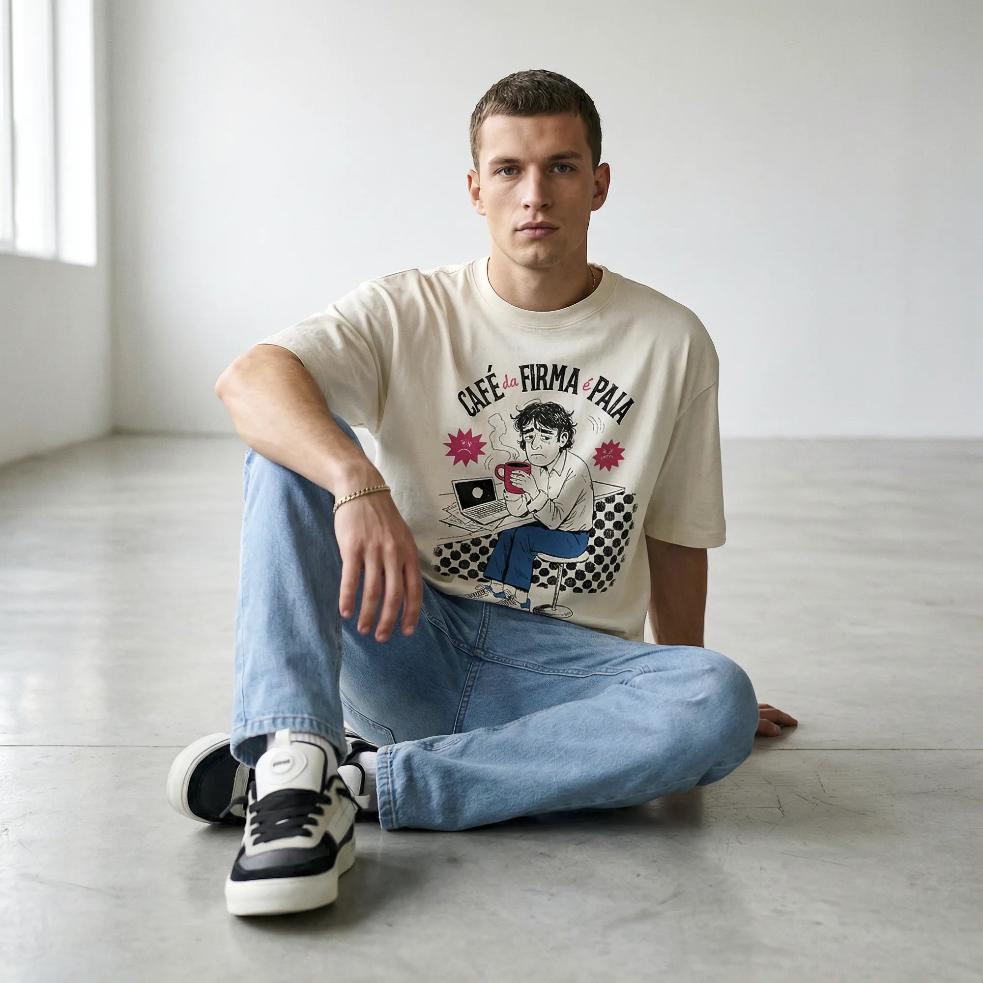 Camiseta Oversized Café na Firma é Paia Masculina Off-White
