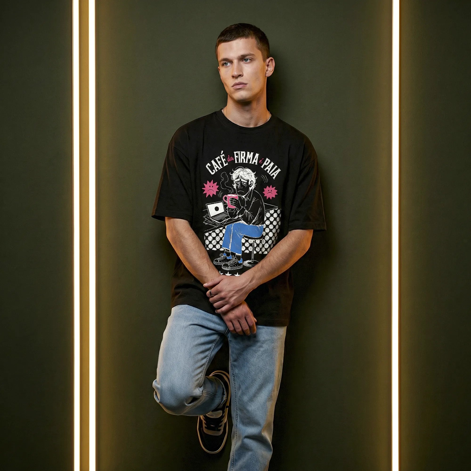 Camiseta Oversized Café na Firma é Paia Masculina Preto