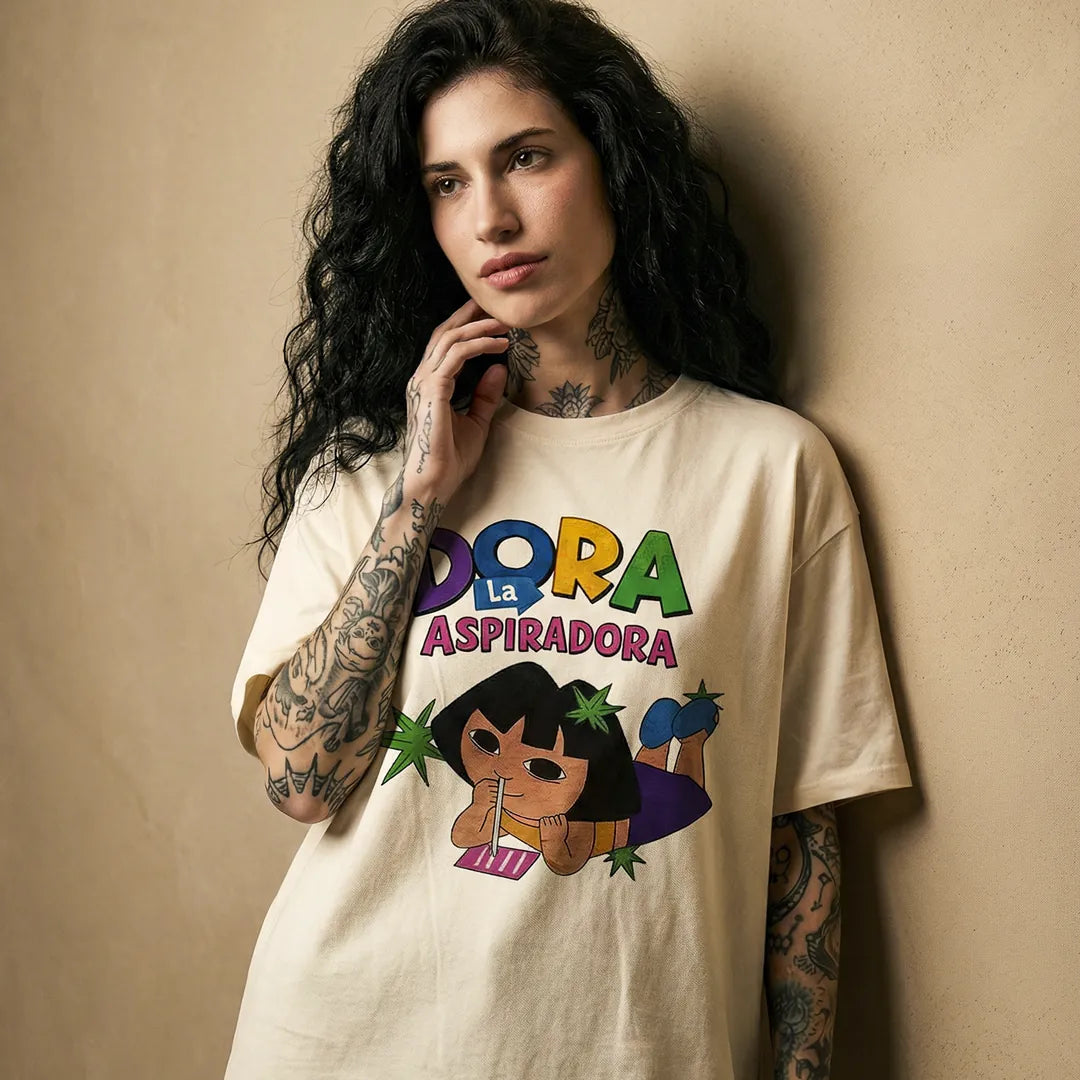 Camiseta Oversized Dora la Aspiradora Feminina Off-White 06
