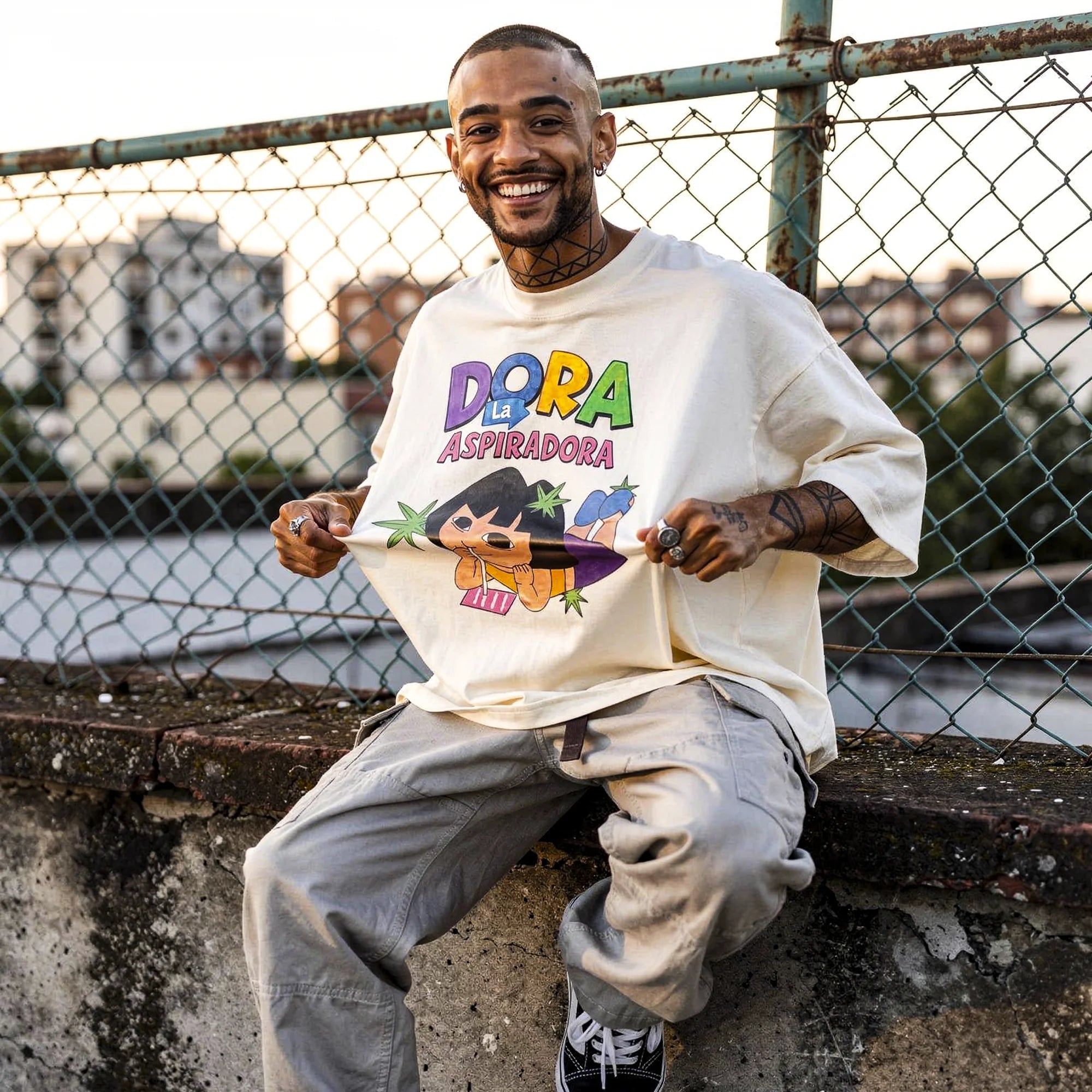 Camiseta Oversized Dora Masculina Off-White