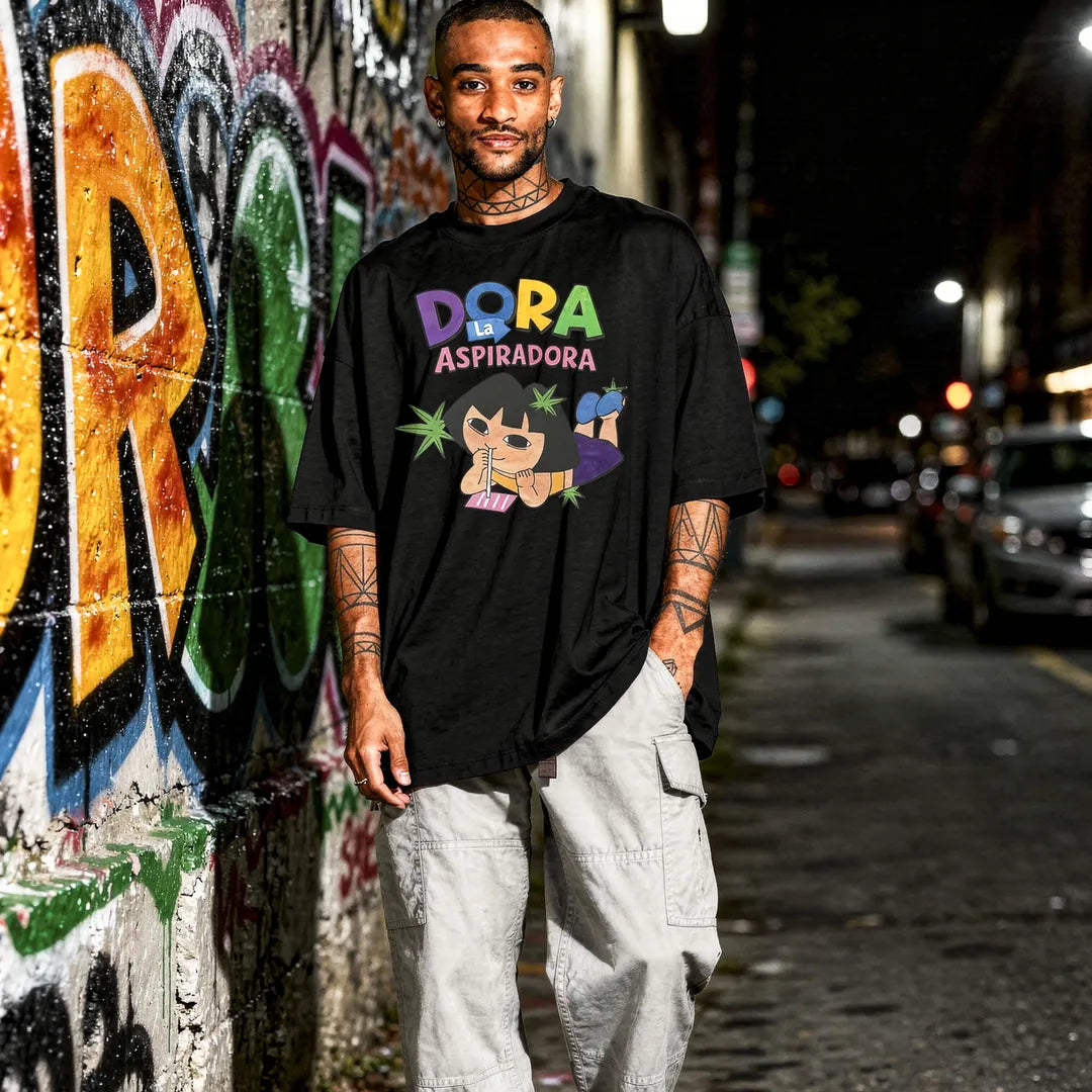 Camiseta Oversized Dora la Aspiradora Masculina Preto 01