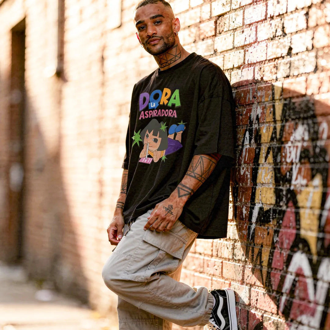 Camiseta Oversized Dora la Aspiradora Masculina Preto 03