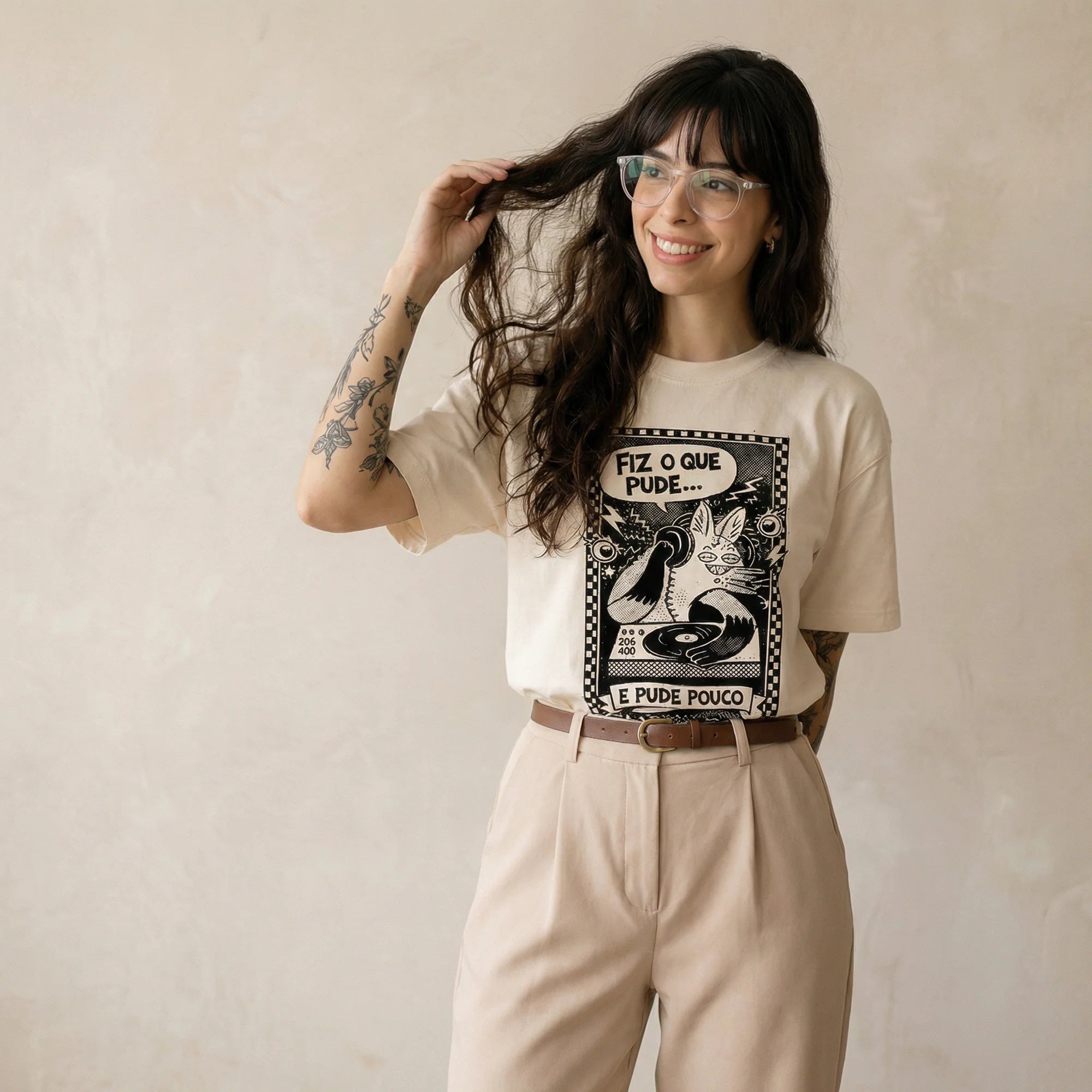 Camiseta Oversized FIZ-O-QUE-PUDE Feminina Off-White