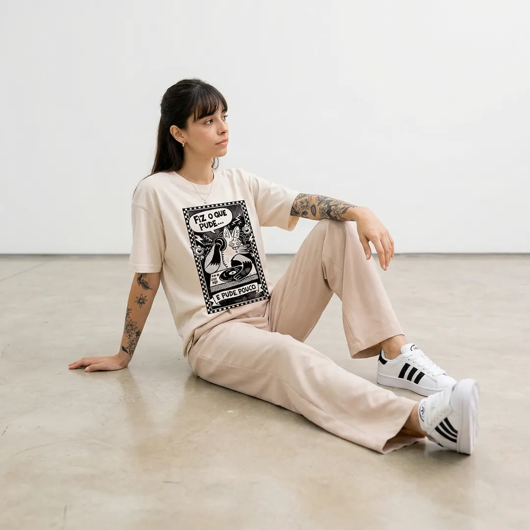 Camiseta Oversized Fiz o Que Pude e Pude Pouco Feminina Off-White