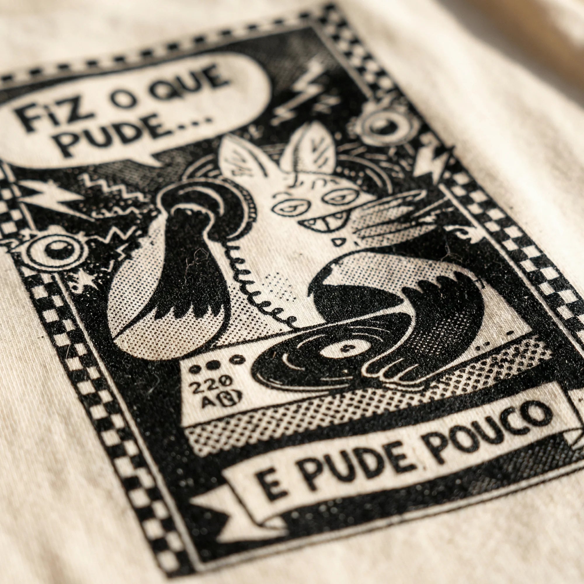 Camiseta Oversized FIZ-O-QUE-PUDE Feminina Off-White