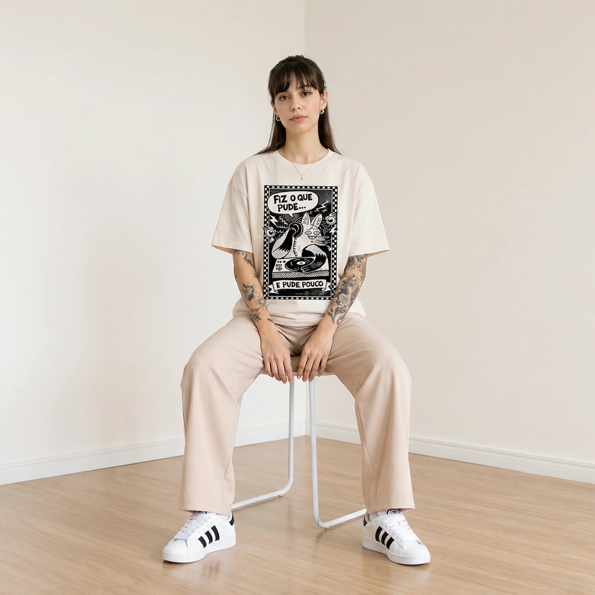 Camiseta Oversized FIZ-O-QUE-PUDE Feminina Off-White