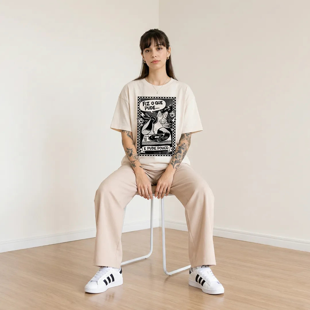 Camiseta Oversized Fiz o Que Pude e Pude Pouco Feminina Off-White