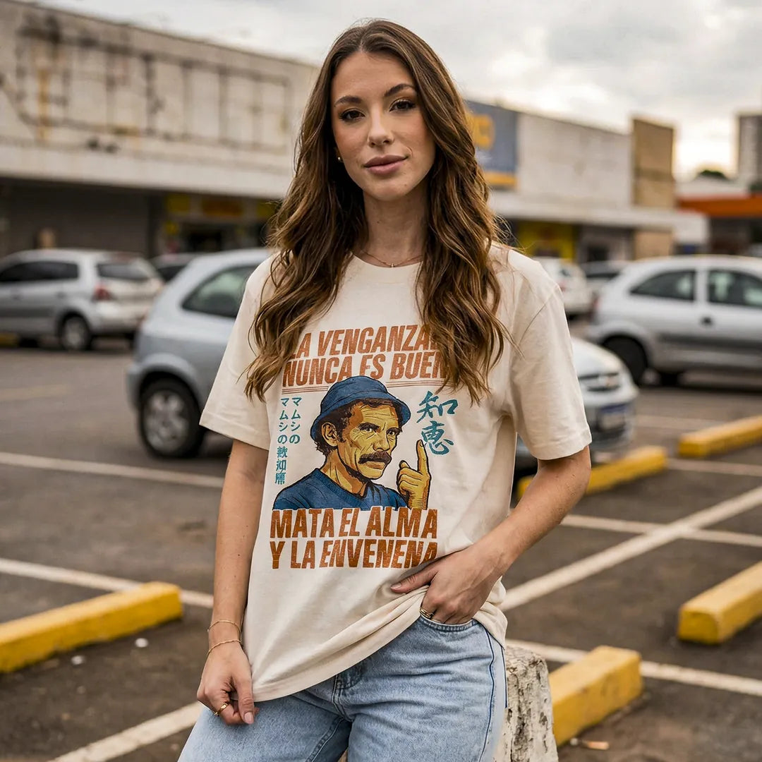 Camiseta Oversized La Venganza Nunca Es Buena Feminina Off-White