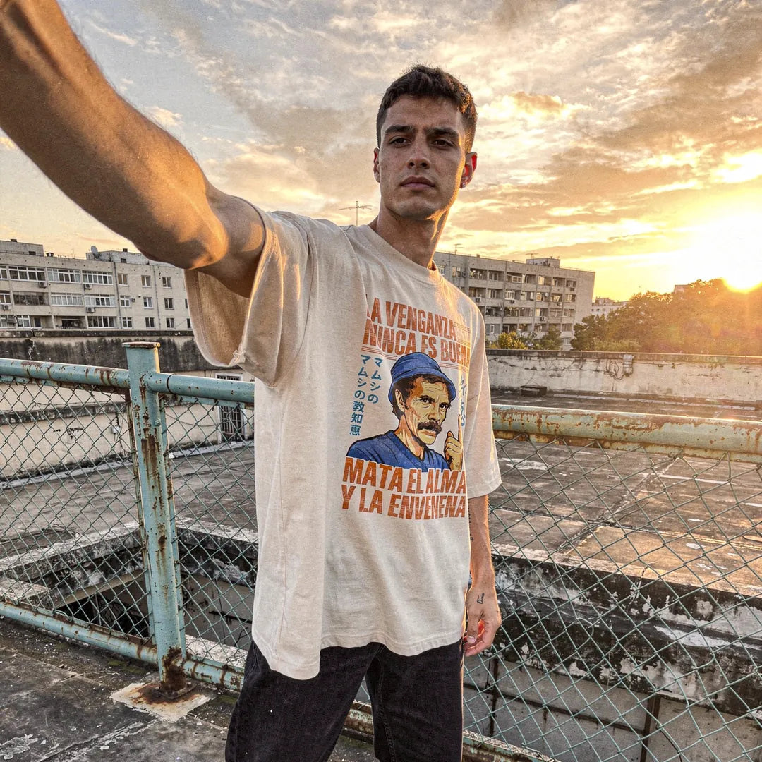 Camiseta Oversized La Venganza Nunca Es Buena Masculina Off-White