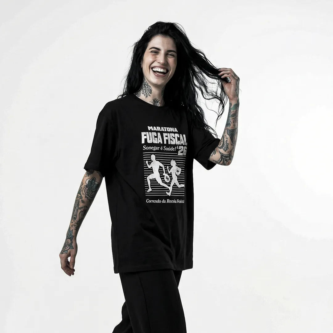 Camiseta Oversized Maratona Fuga Fiscal Feminina Preto