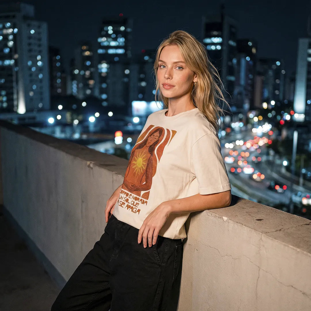 Camiseta Oversized Meu Corpo é Morada de Um Sol Feminina Off-White 01