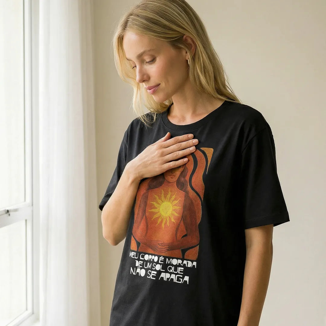Camiseta Oversized Meu Corpo é Morada de Um Sol Feminina Preto 02