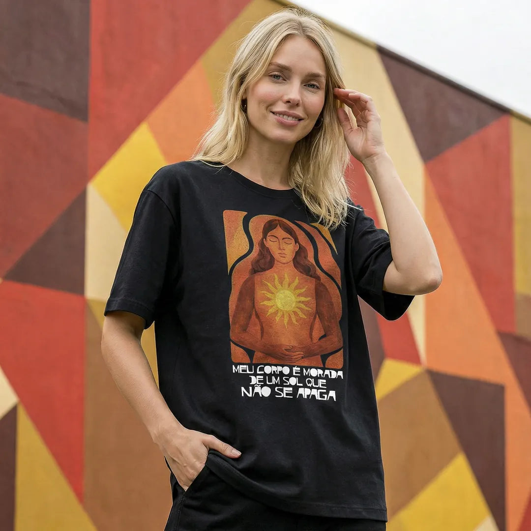 Camiseta Oversized Meu Corpo é Morada de Um Sol Feminina Preto 06