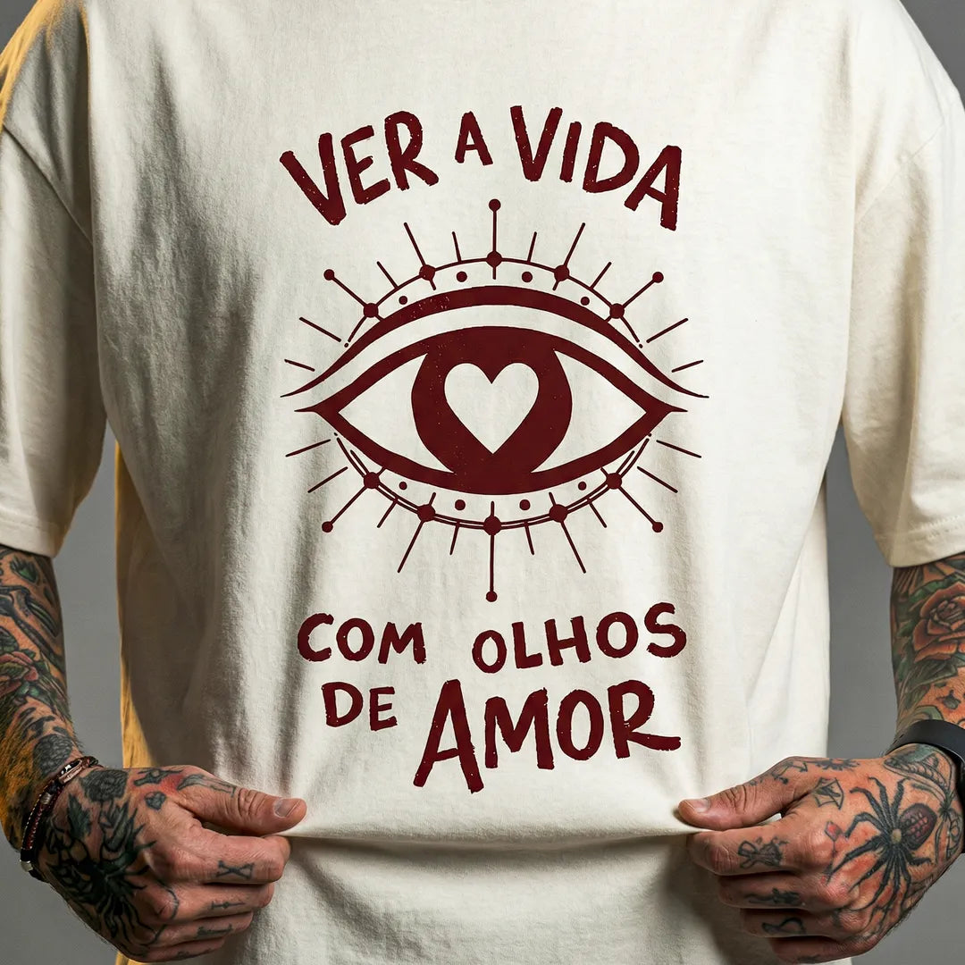 Camiseta Oversized Ver a Vida Com Olhos de Amor Masculina Off-White