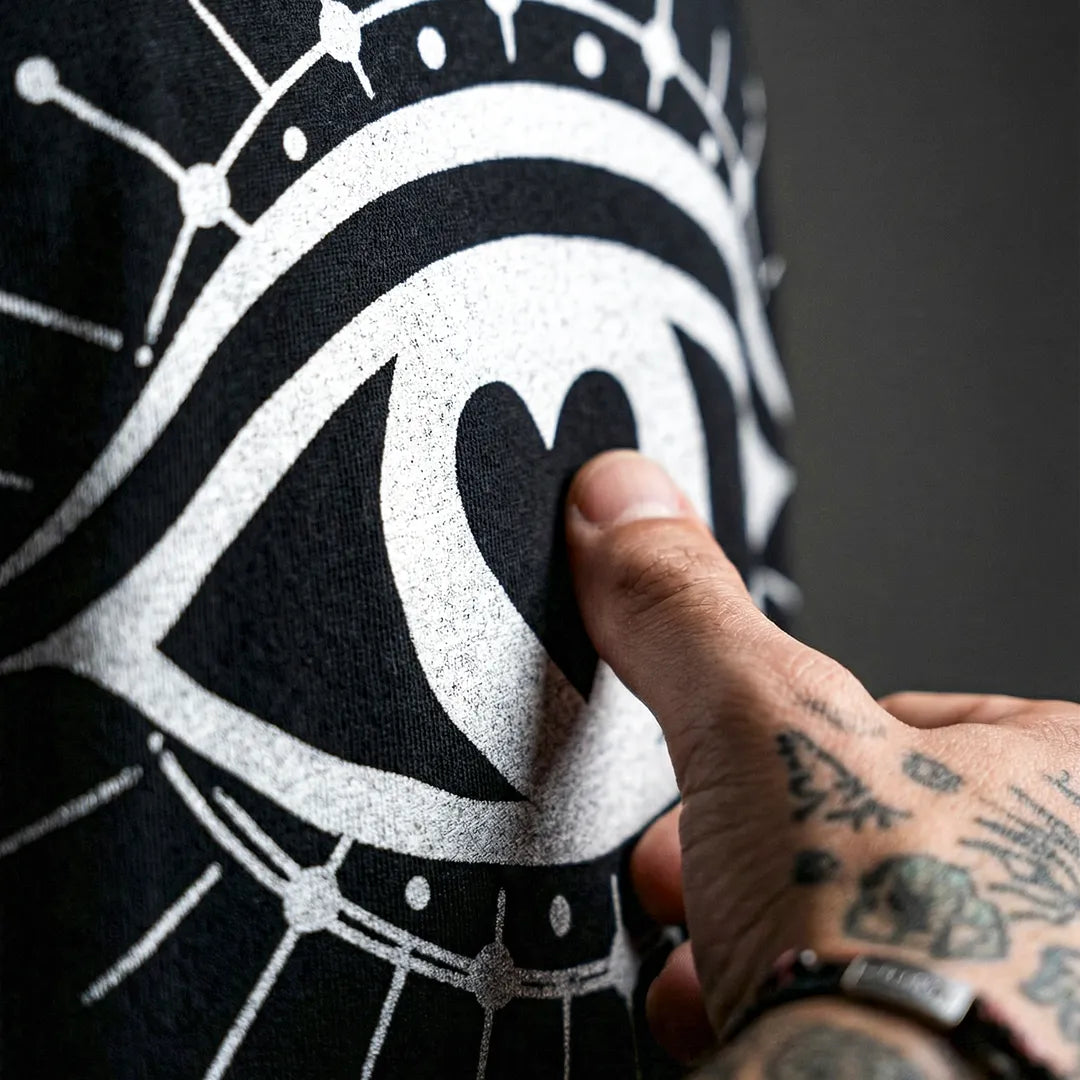 Camiseta Oversized Ver a Vida Com Olhos de Amor Masculina Preto